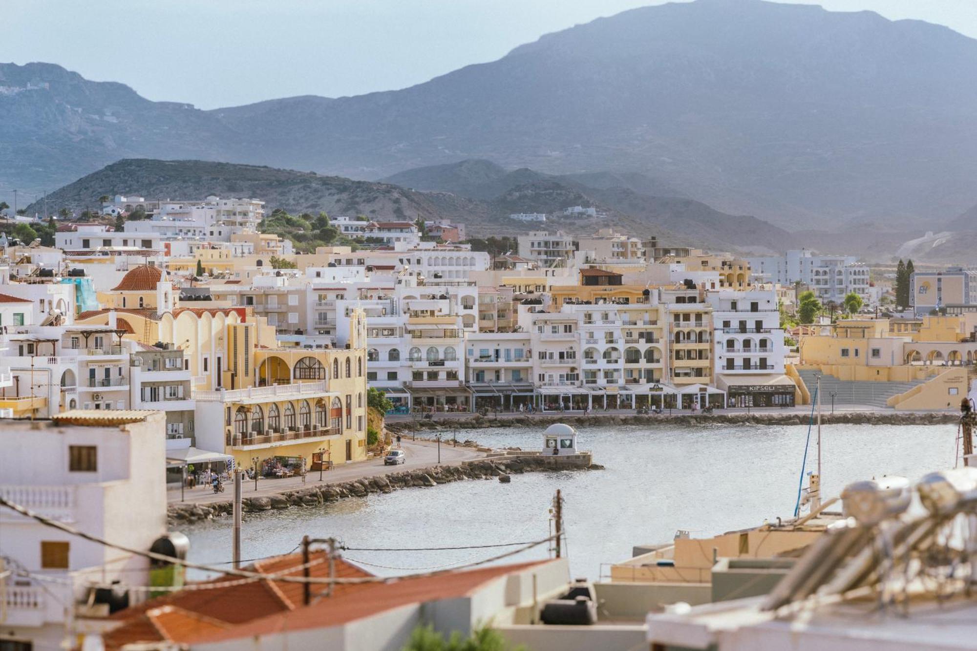 Limani Lux Apartments Karpathos Town  Exterior photo